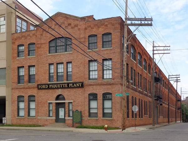 Ford_Piquette_Avenue_Plant_-_Front_Exterior1